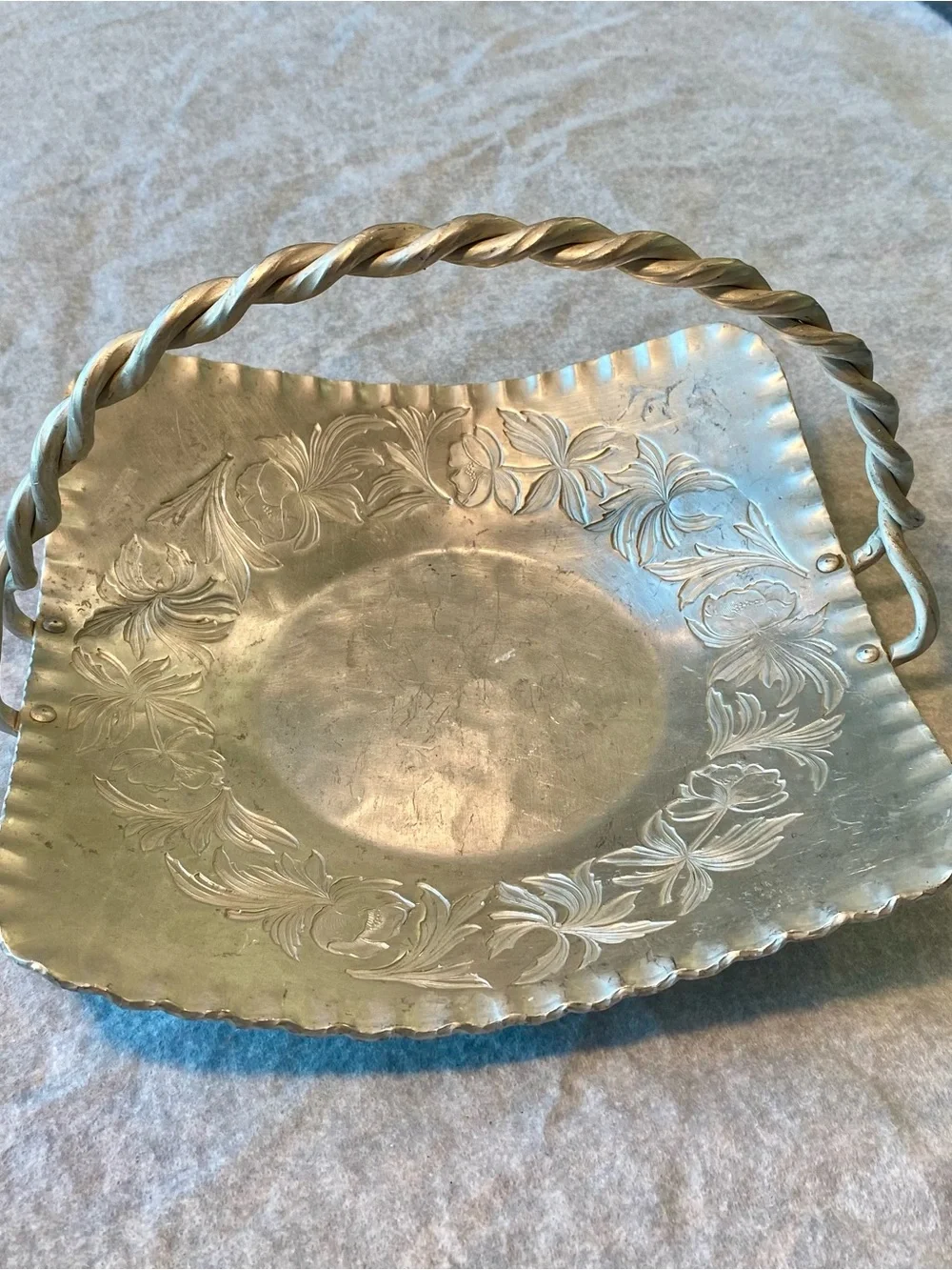 Hand forged Vintage Everlast Decorative Twisted-Handle Metal Basket - silver